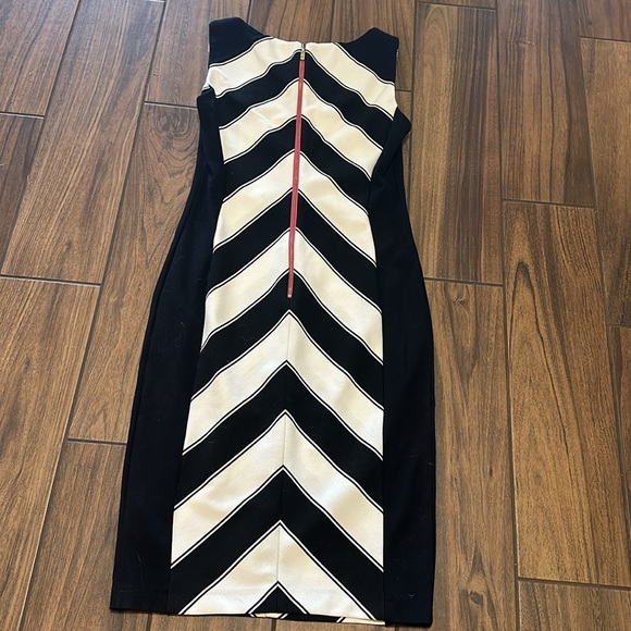 Star by Julien McDonald size 12 dress gorgeous no wrinkle fabric - Picture 5 of 5